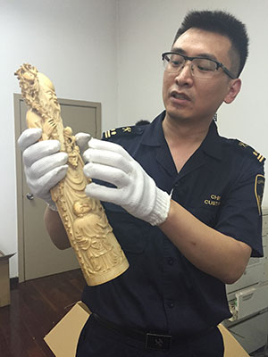Smuggled ivory found by chance; 2 detained
