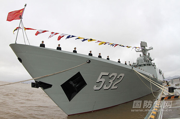 Female soldiers on Frigate Jingzhou