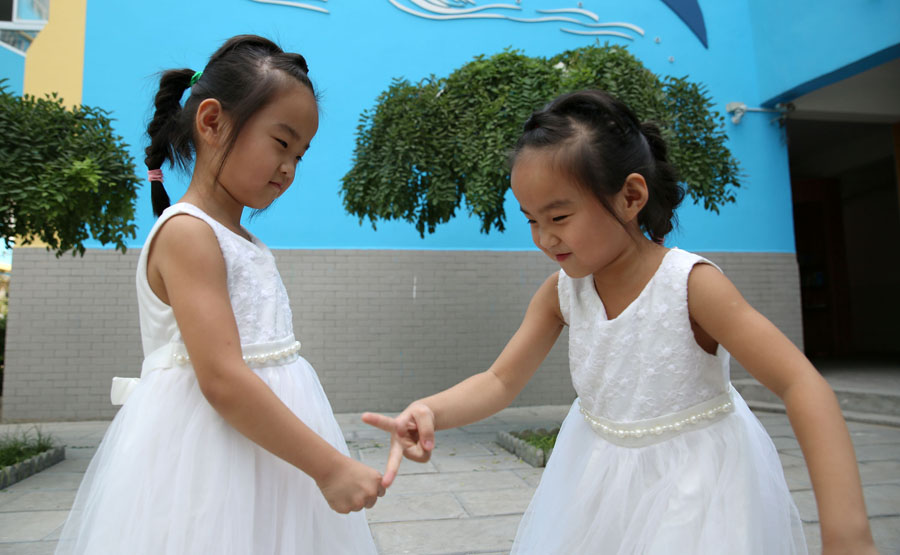 Seven twins enroll at same elementary school