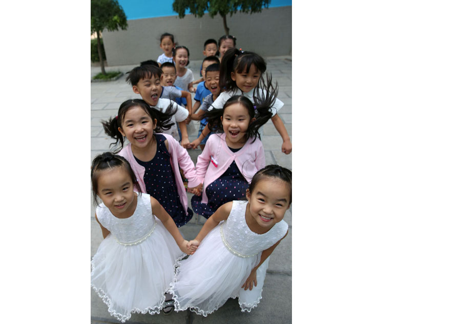 Seven twins enroll at same elementary school