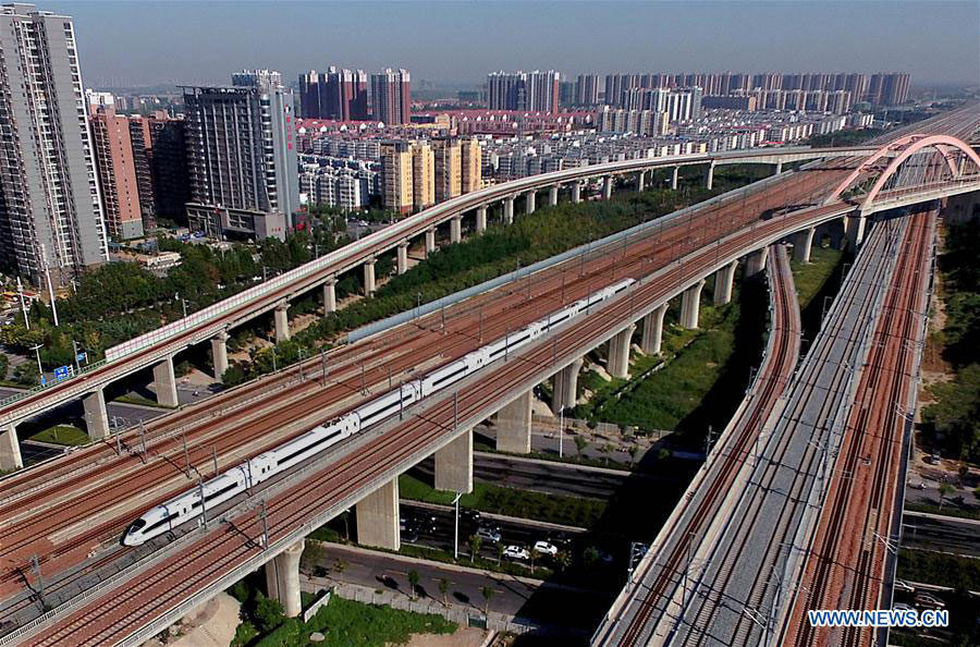 China's high-speed railways connect west and east