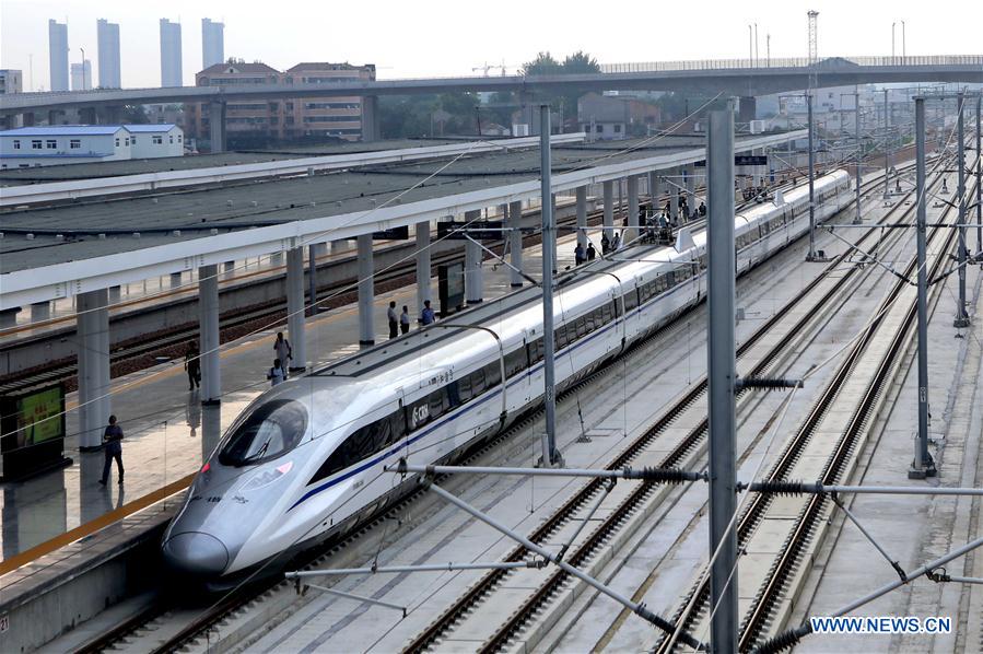 China's high-speed railways connect west and east