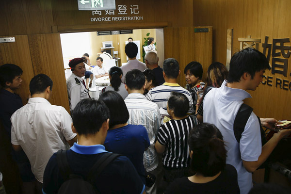 Rumor leads Shanghai couples to file for divorce