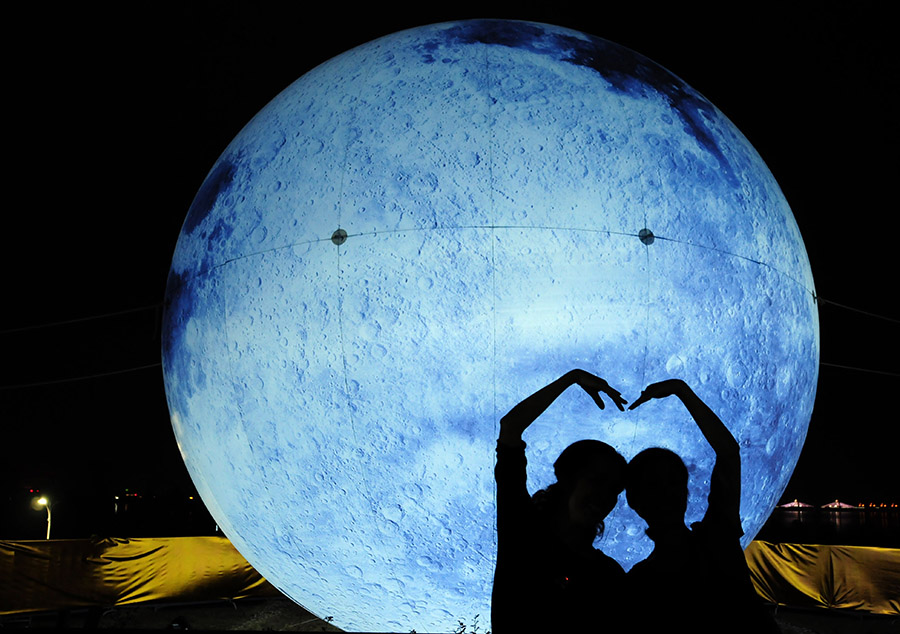 'Man-made moon' celebrates Mid-autumn Festival