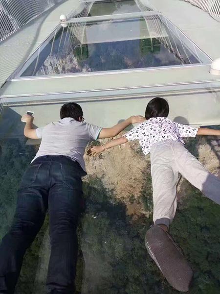 World's longest, highest glass bridge to reopen in Hunan