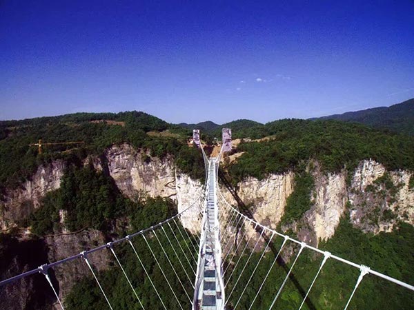 World's longest, highest glass bridge to reopen in Hunan