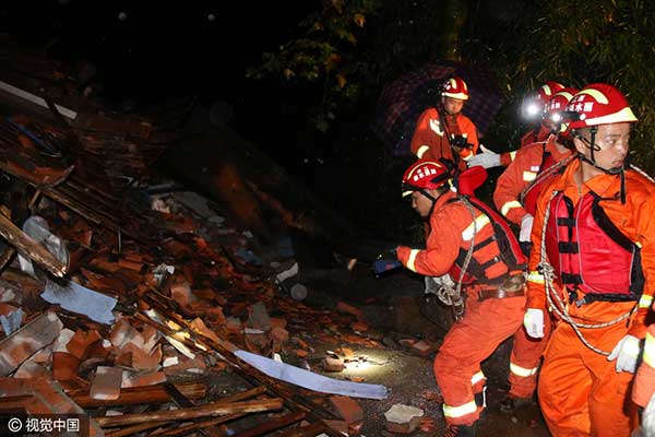 15 rescued, 26 still missing in East China landslide