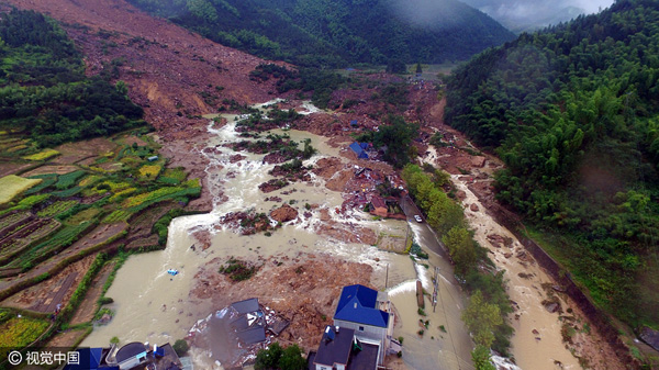 15 rescued, 26 still missing in East China landslide