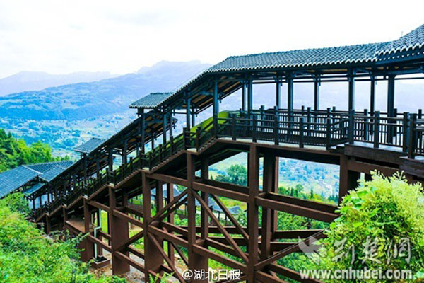 World's longest sightseeing escalator awaits you in Central China