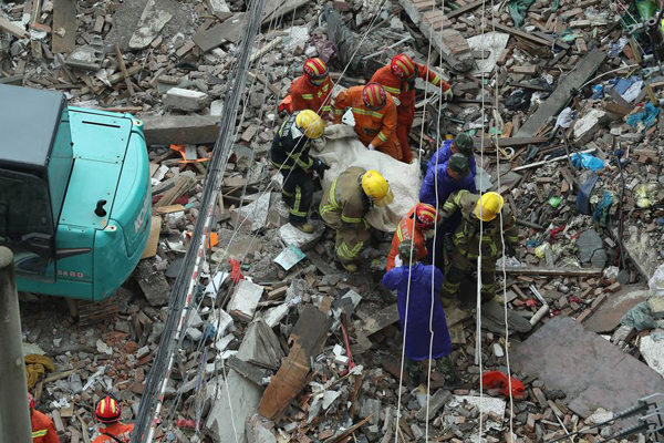 8 dead in buildings collapse in Wenzhou