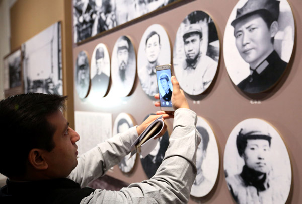 Long March exhibit inspires foreign VIPs