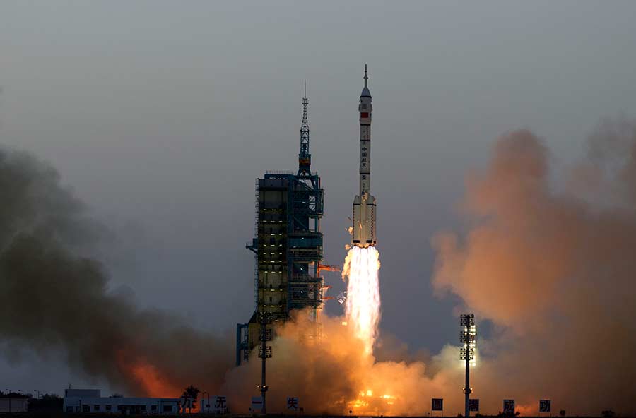China's Shenzhou XI manned spacecraft blasts off