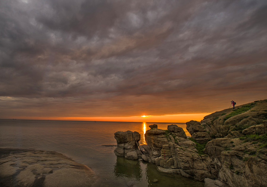 Beautiful red beach has stunning views in Northeast China