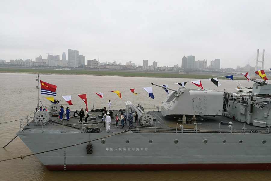 Missile destroyer Nanchang welcomed back 'home'