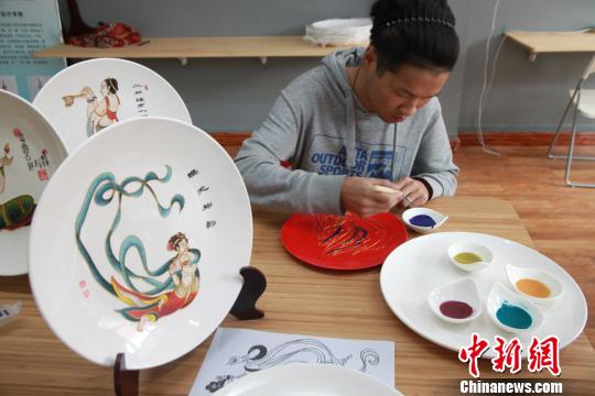 Gansu university sets up handicraft courses