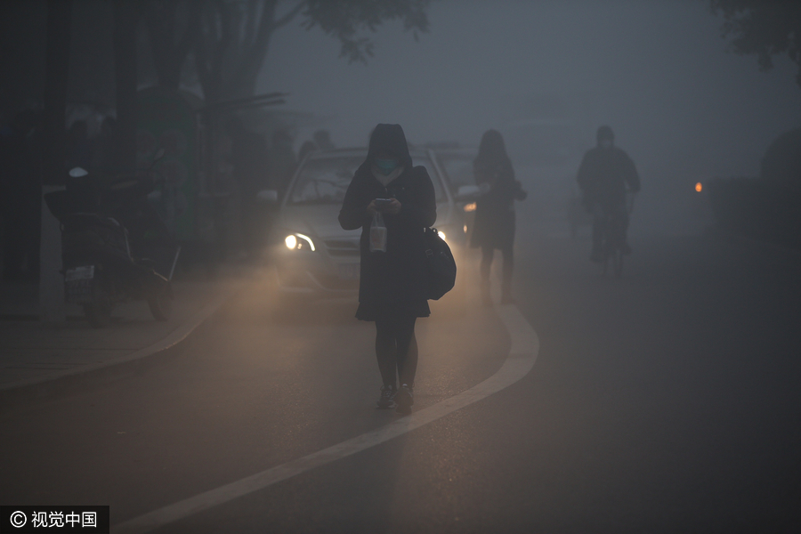 Heavy smog returns to Beijing