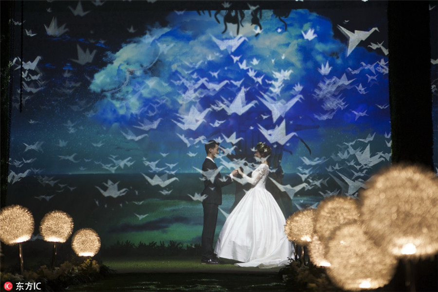 Looking for dream wedding? Try 4D hologram technology