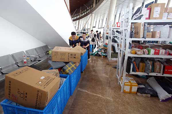 Campus uses gym for Singles Day deliveries