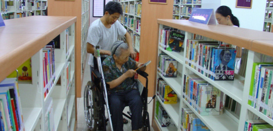 Free use of public library system for foreign residents in SW China