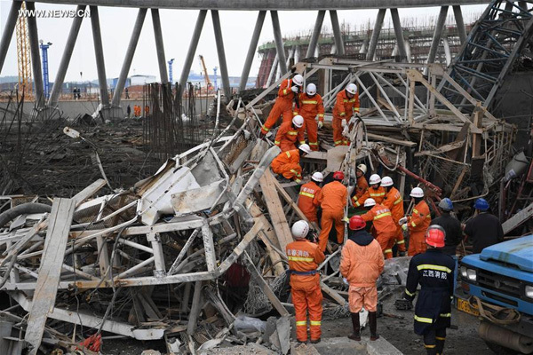 9 detained over deadly construction site collapse