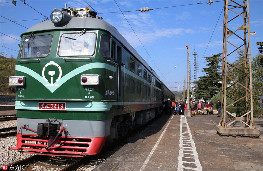 Heart-warming railway track offers free rides to passengers