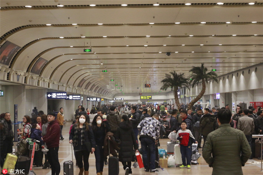 Heavy smog disrupts air traffic in North China