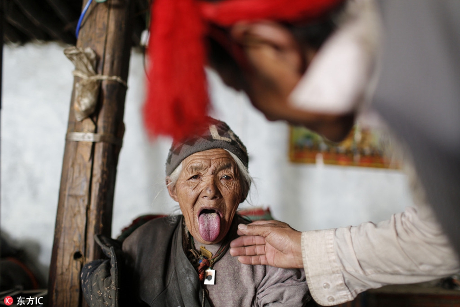 Doctor travels by horse to treat Tibetan villagers for 24 years