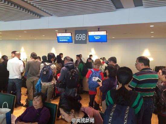 Chinese passengers among thousands stranded in Japan after snowstorm
