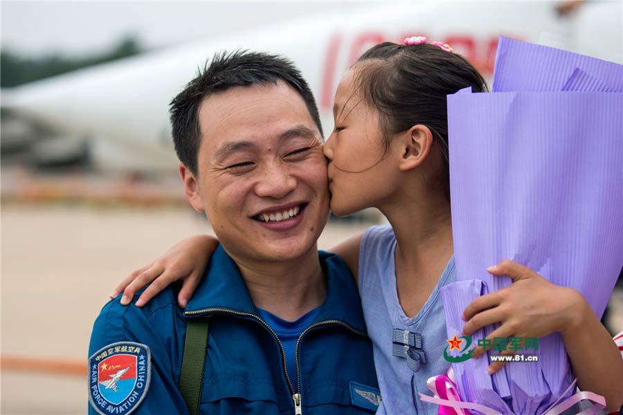 Tears and smiles: Ordinary lives of Chinese people in 2016