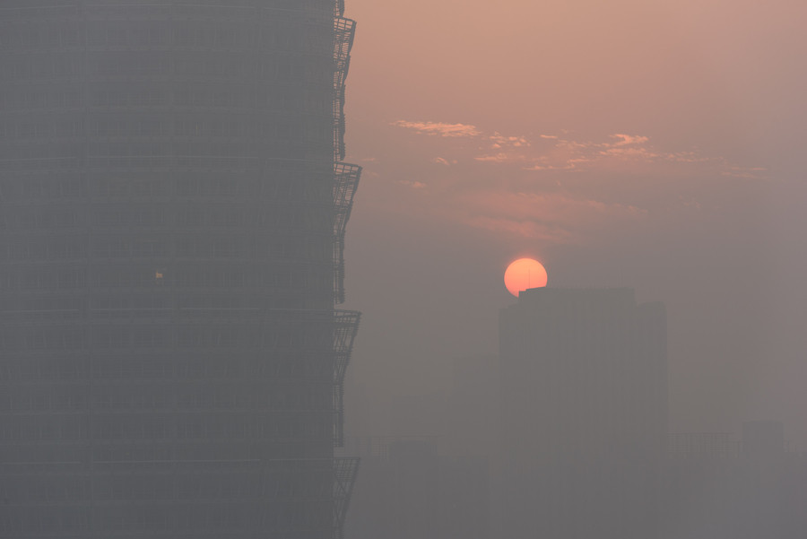 Heavy smog set to stick around