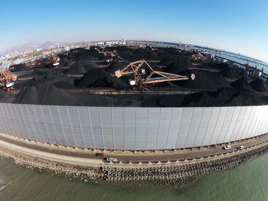 World's longest dust screen group being built in N China