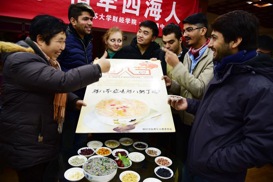 People prepare for Laba Festival across China