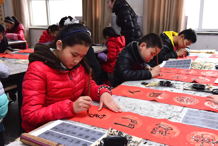 From food to decoration: Lunar New Year preparations are underway