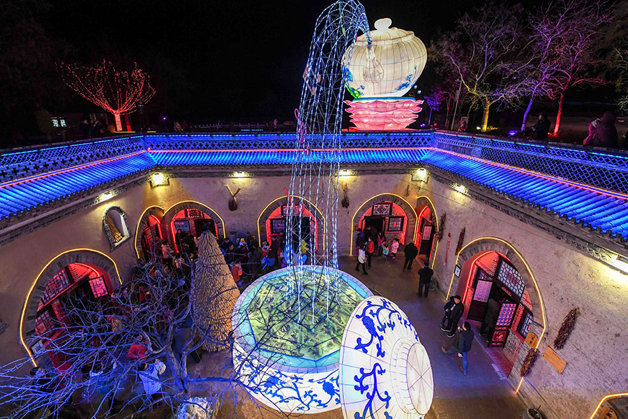 Lantern fair held at underground cave dwellings in China's Henan