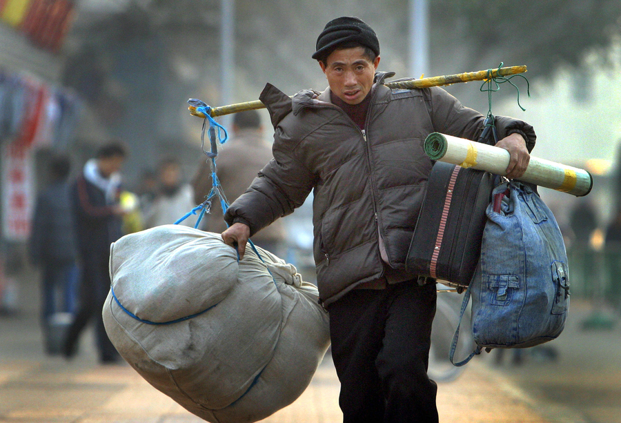 How luggage has transformed through the years during Spring Festival