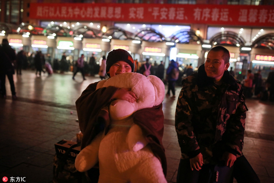 The stories behind those passing through Beijing Railway Station