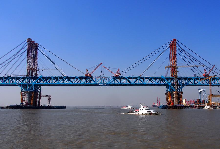 E China's Tianshenggang Channel Bridge nears completion