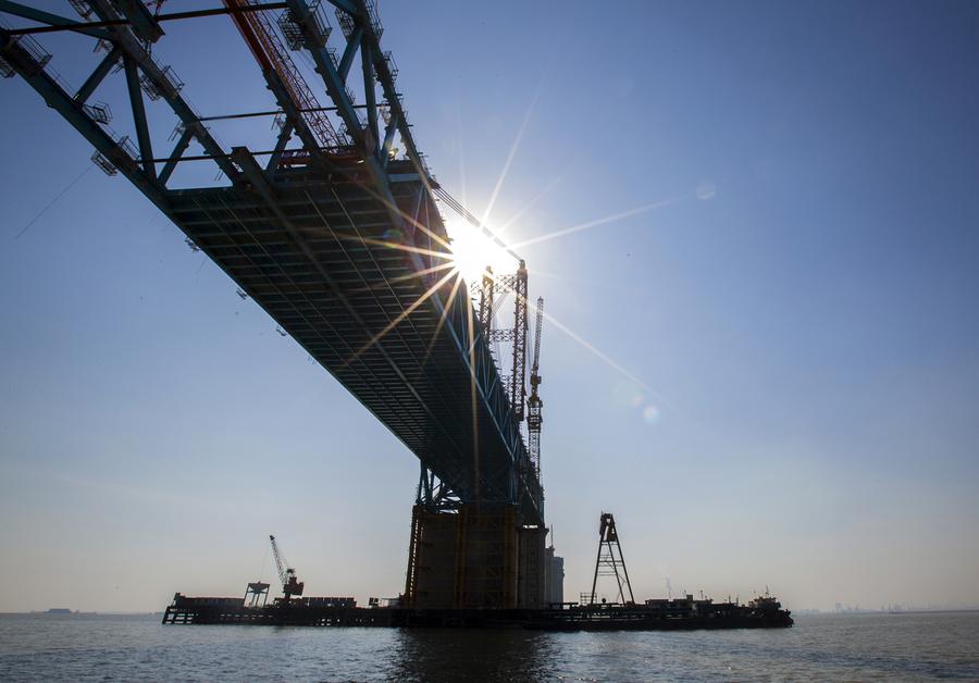 E China's Tianshenggang Channel Bridge nears completion