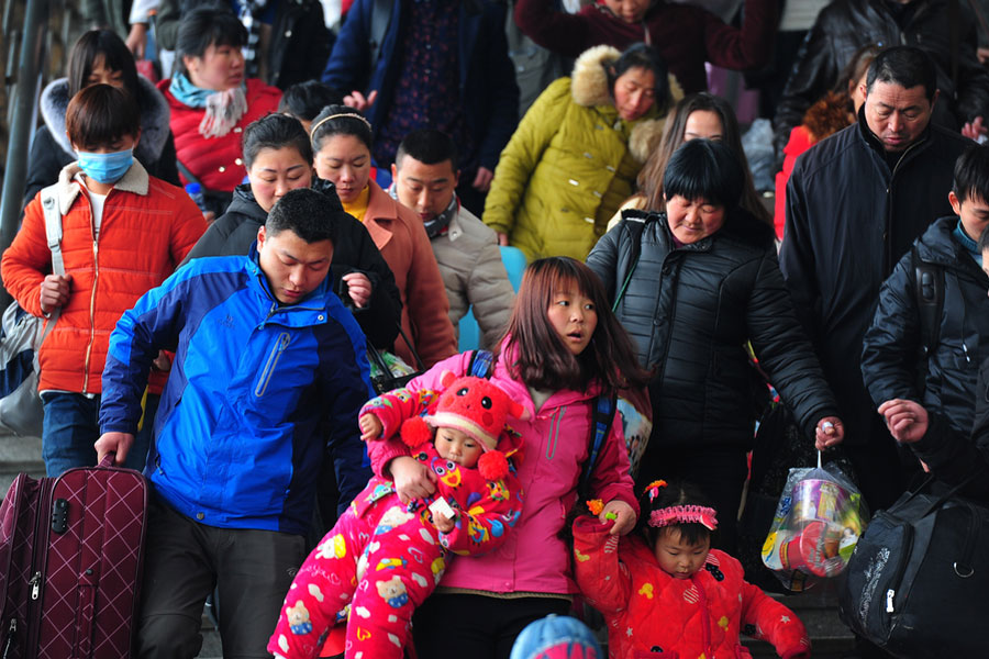 China heads back to work, sees rising traffic after Spring Festival holiday