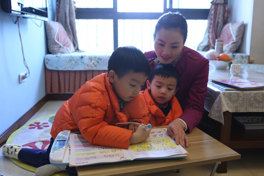 Chief conductor's day in the life during Spring Festival travel rush