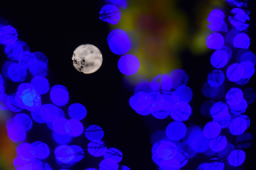 Full moon illuminates Lantern Festival across China