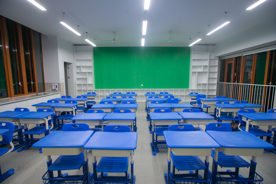 Hangzhou primary school's colorful start to new term