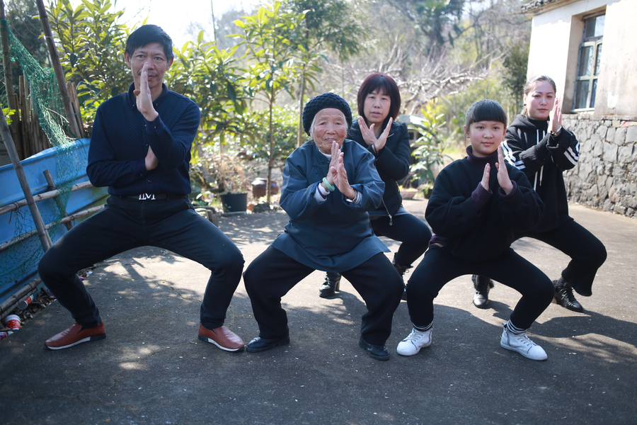 94-year-old nanny practices kung fu for 90 years