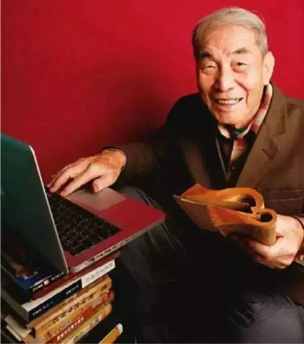 Studying keeps 105-year-old scholar young at heart