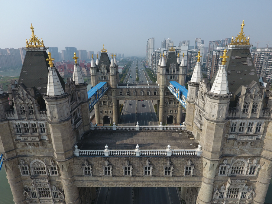 Chinese city builds its own 'London Tower Bridge'