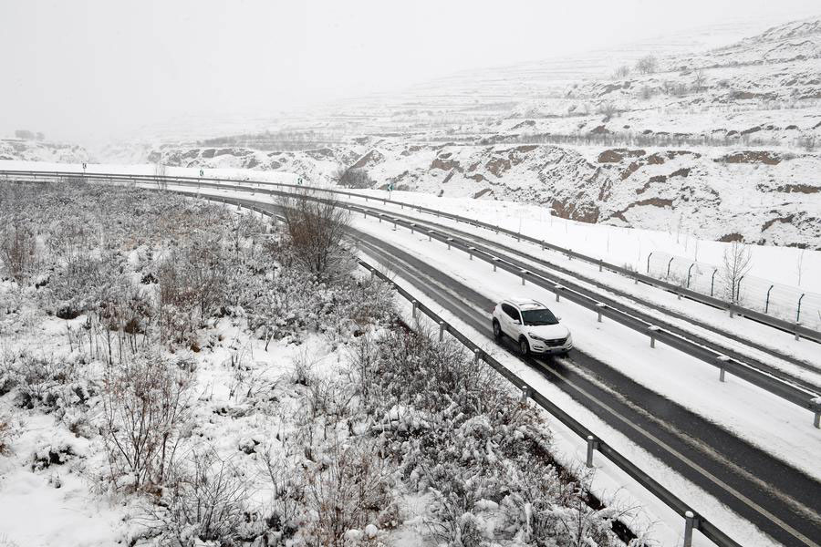 Snowfall hits NW China's Gansu