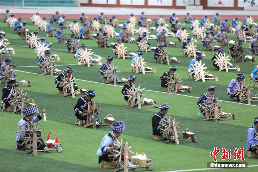 Women set world record by spinning together