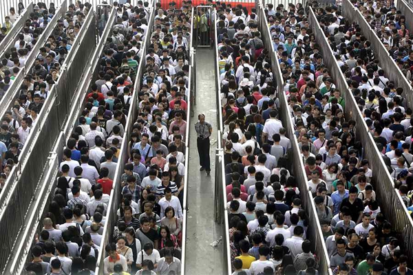 Beijing court awards injured subway passenger compensation