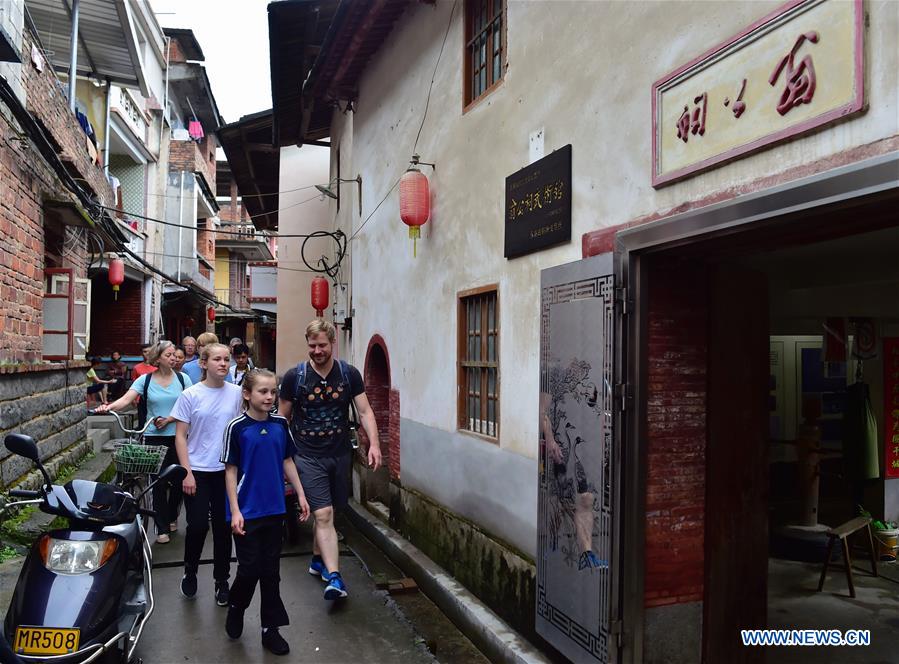 German girl learns Chinese martial art in East China's Yongchun