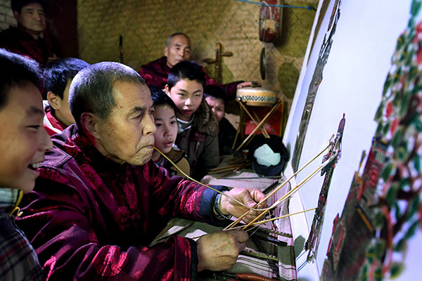 Shadow puppetry returns to spotlight